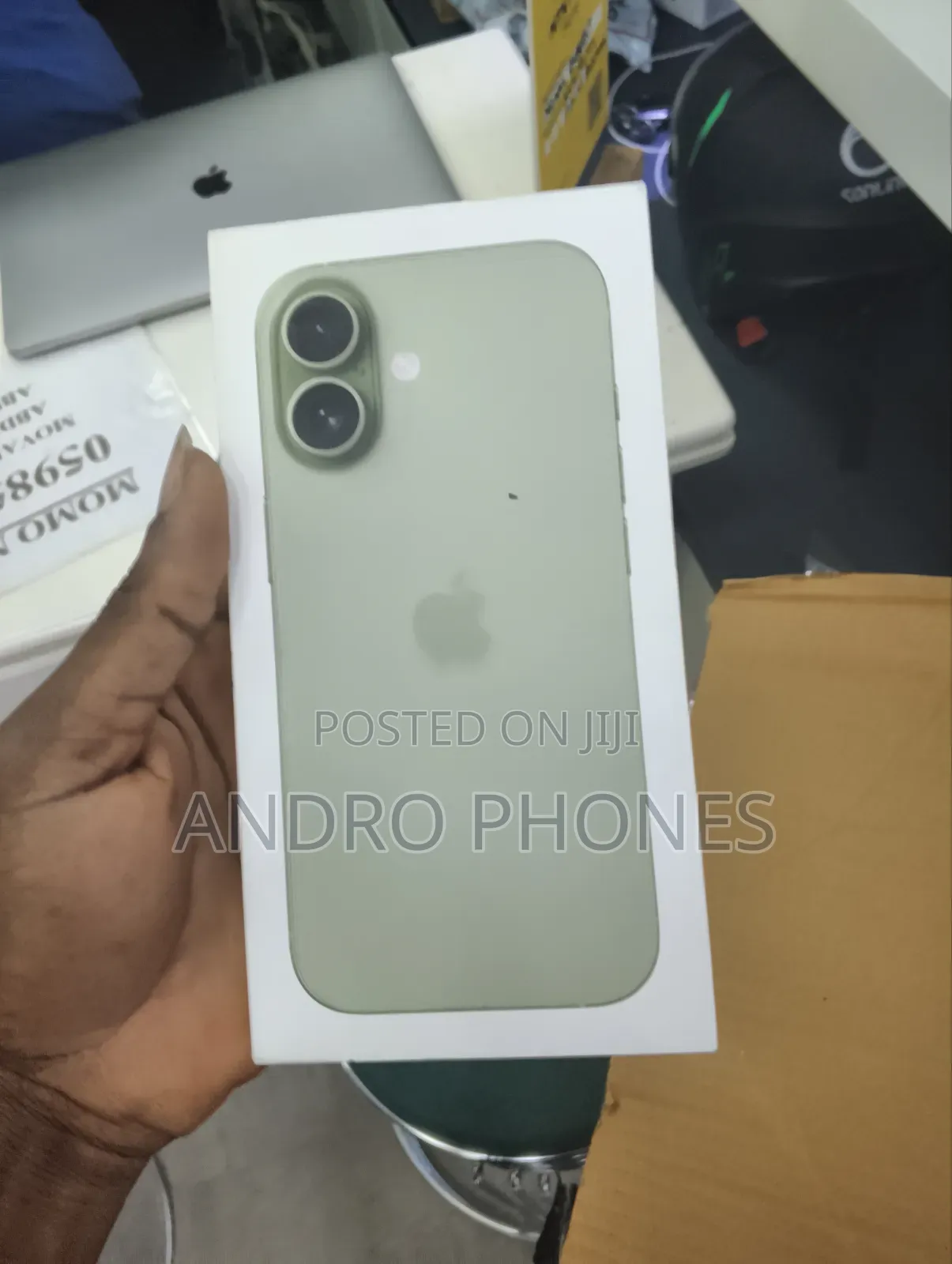 New Apple iPhone 17 256 GB Green