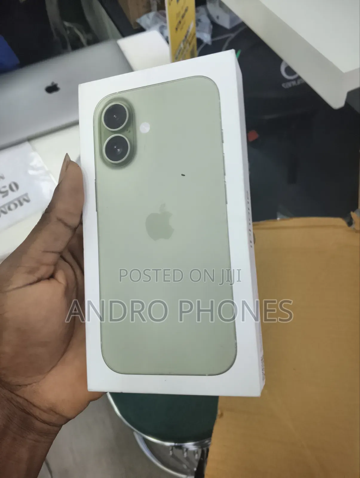 New Apple iPhone 17 256 GB Green