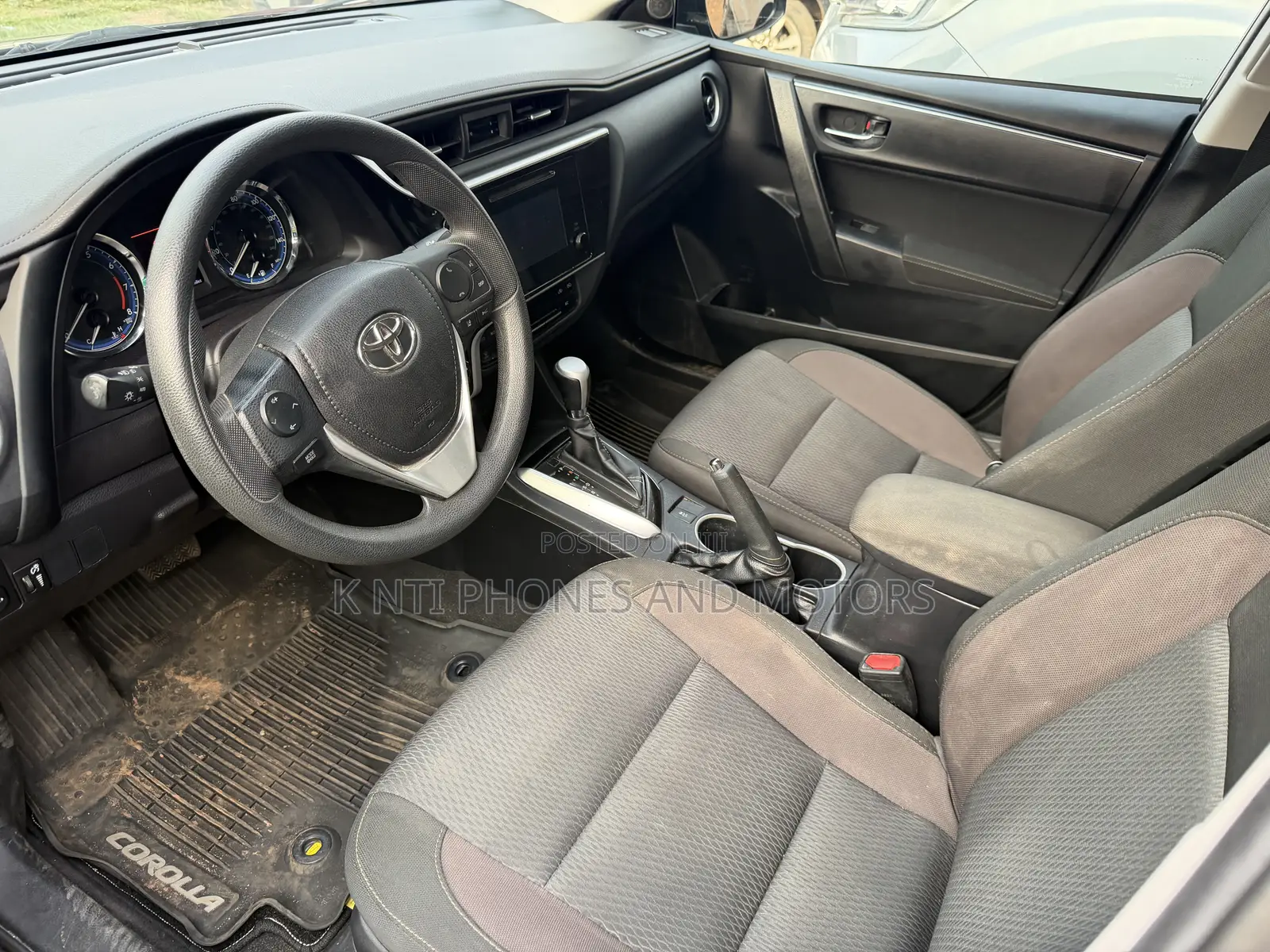 Toyota Corolla LE (1.8L 4cyl 2A) 2019 Black