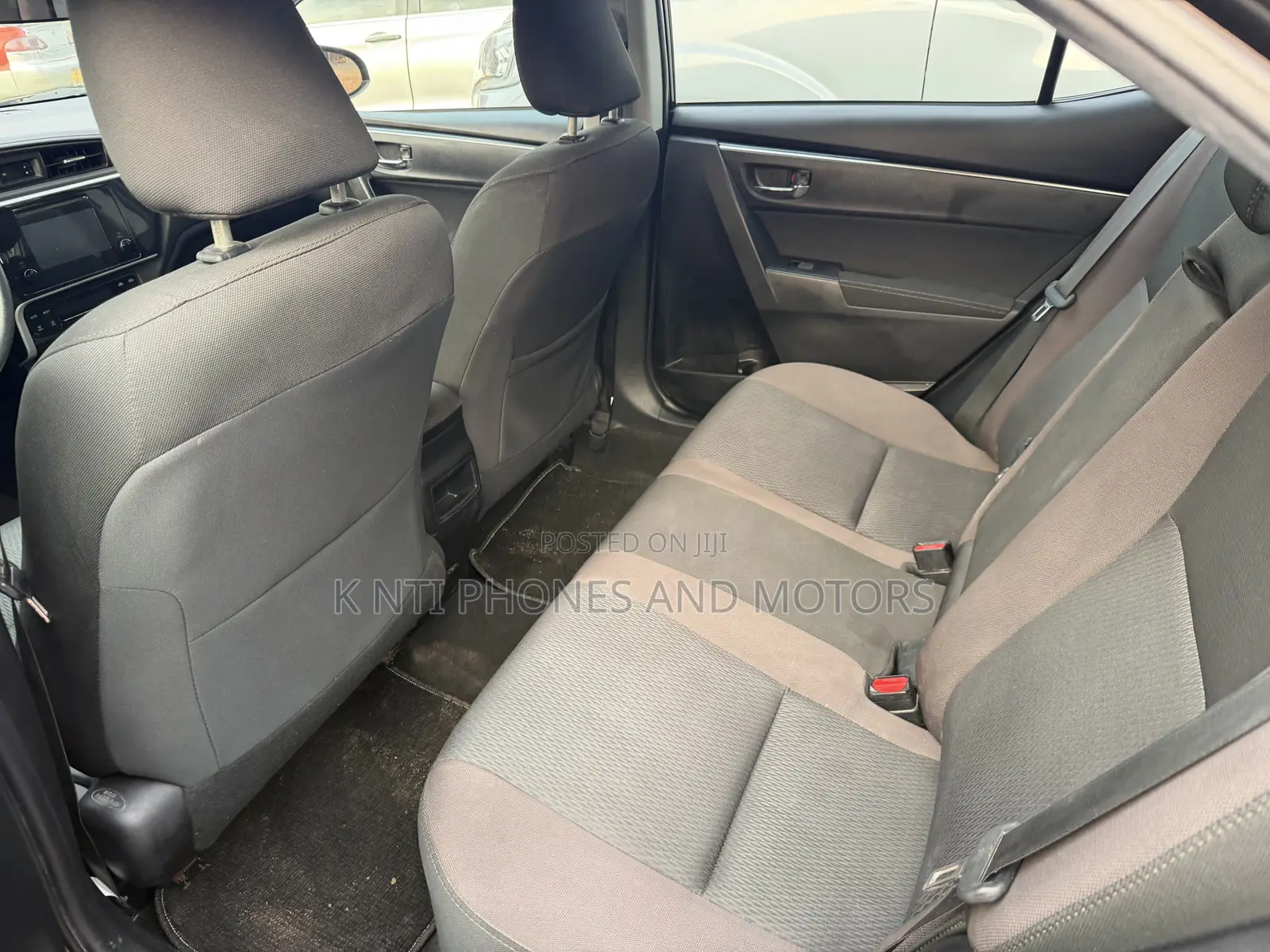 Toyota Corolla LE (1.8L 4cyl 2A) 2019 Black