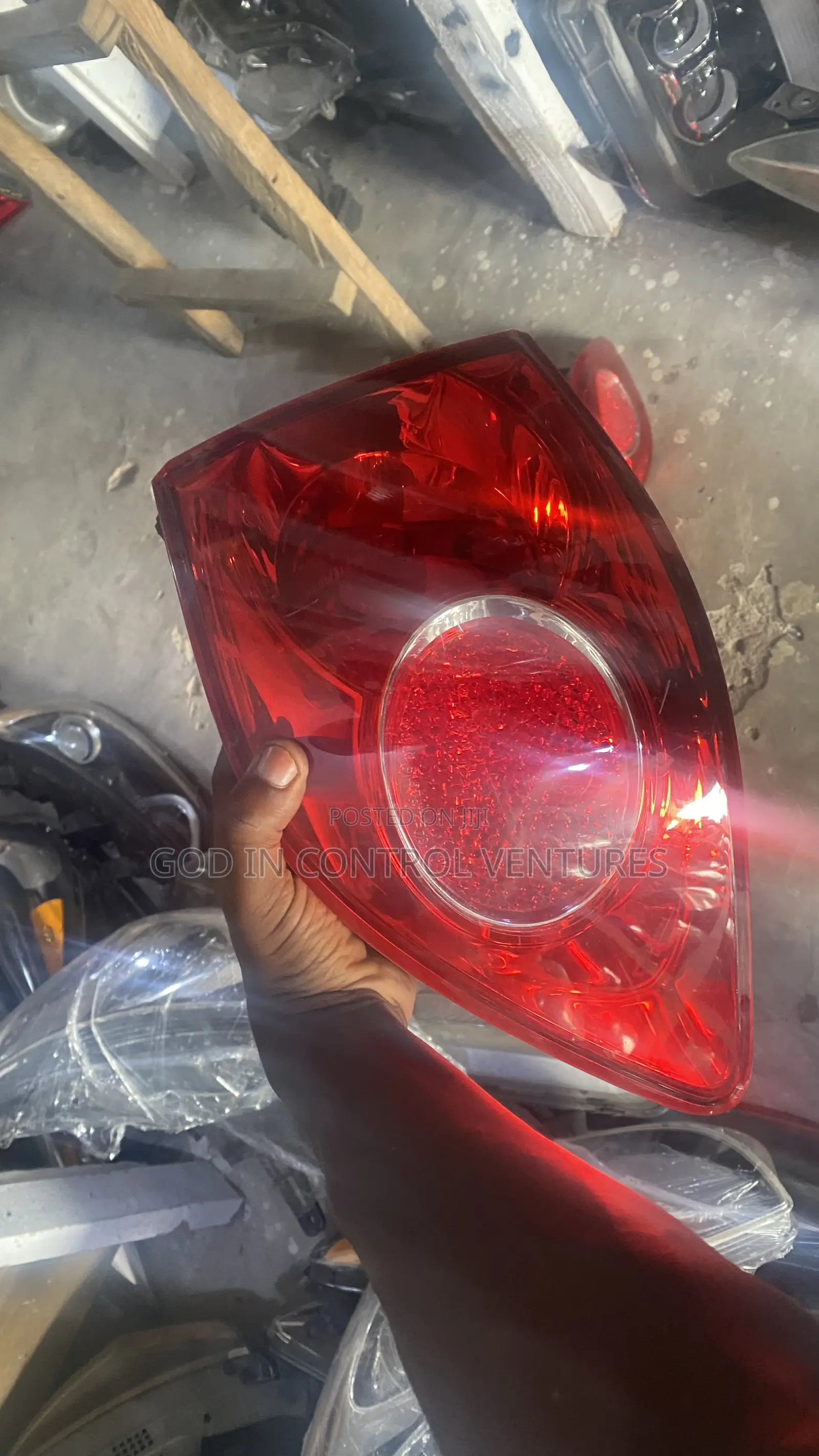 Kia Optima 08 Tail Light