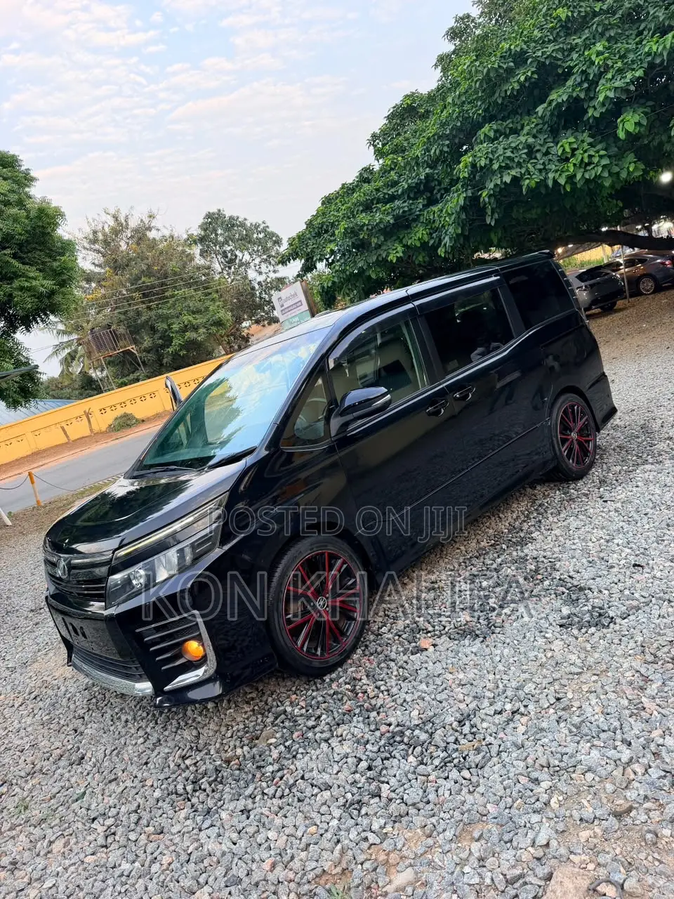 Toyota Voxy 2014 Black