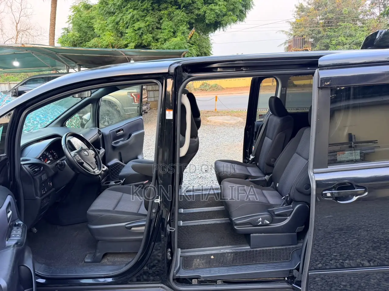 Toyota Voxy 2014 Black