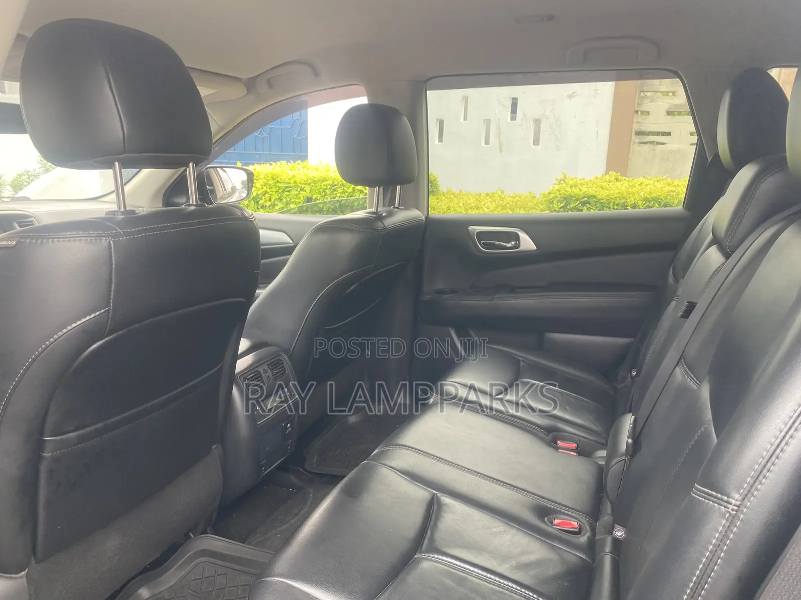 Nissan Pathfinder 2017 Silver