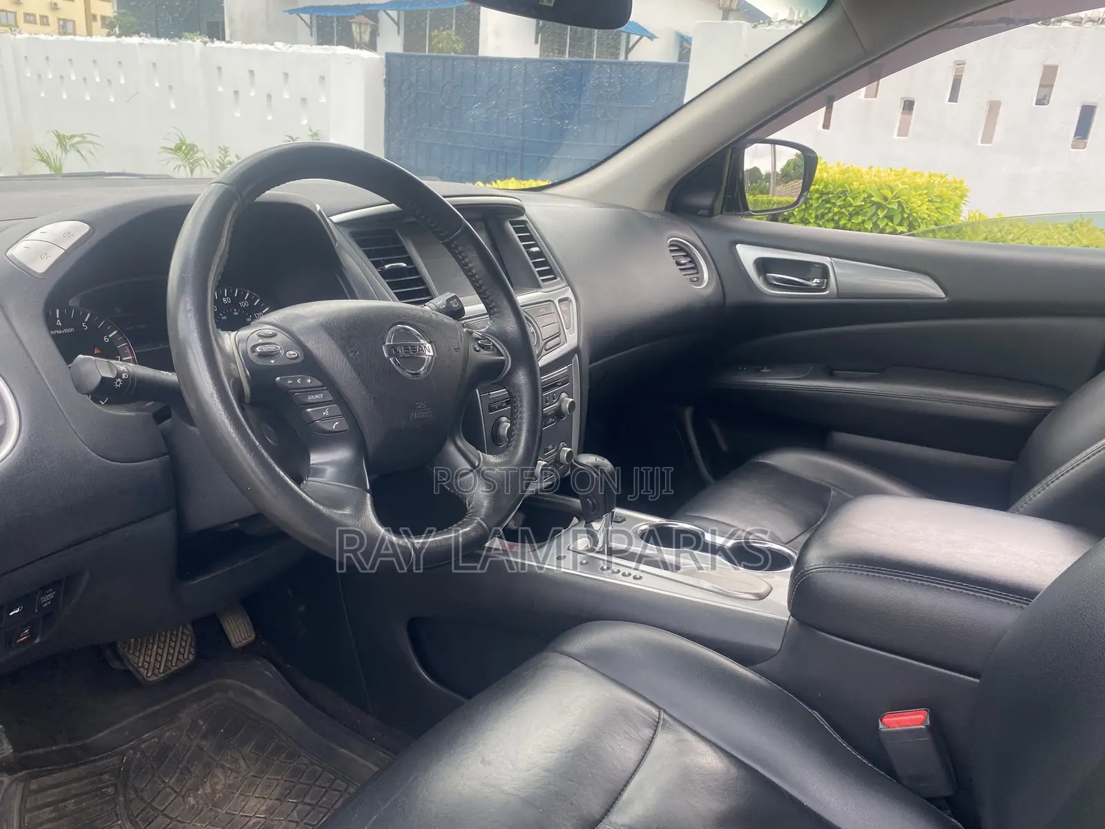 Nissan Pathfinder 2017 Silver
