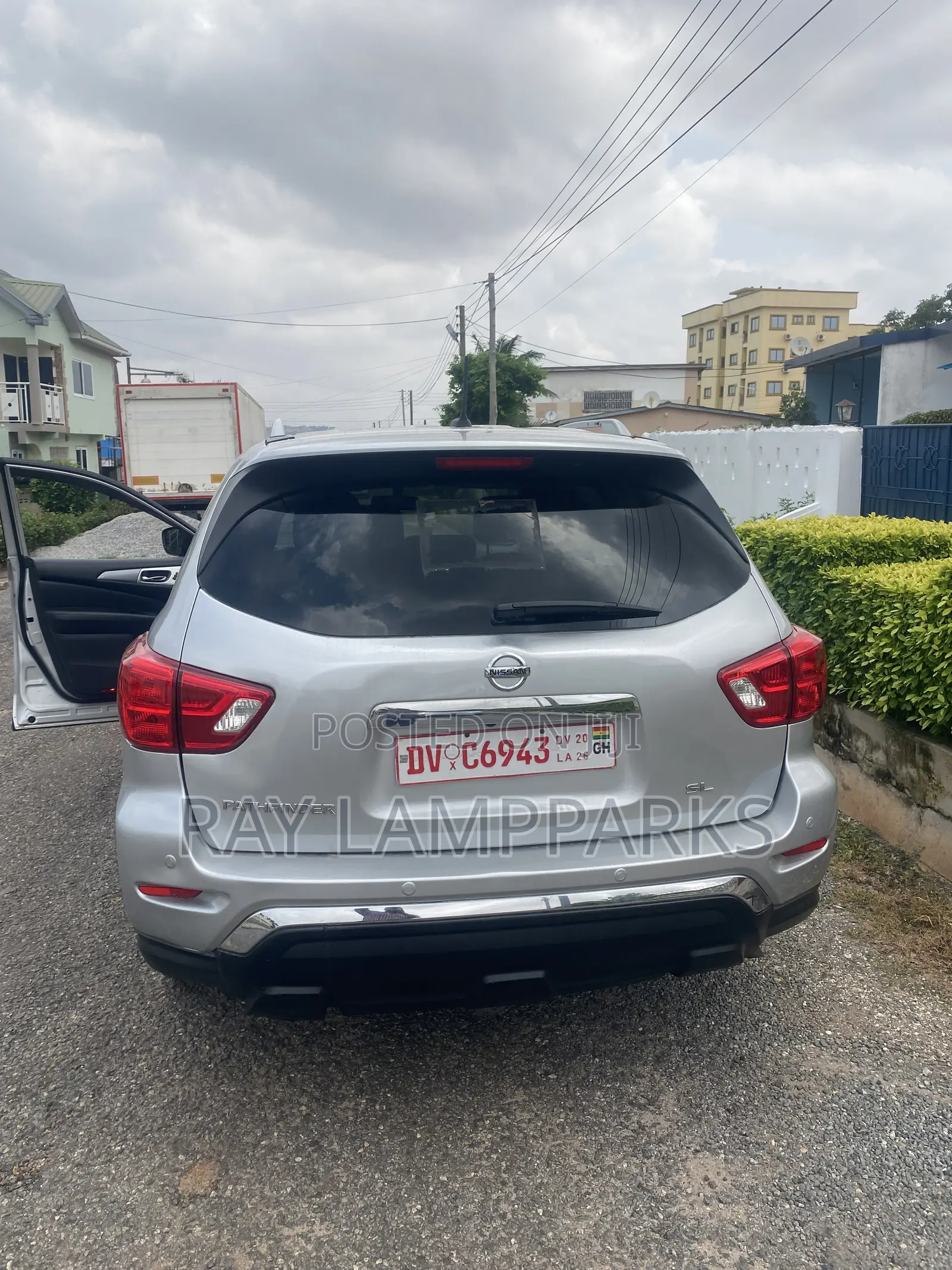 Nissan Pathfinder 2017 Silver