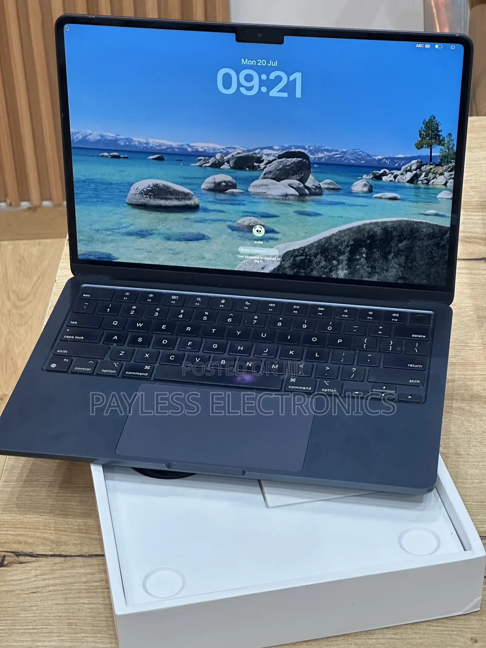 Laptop Apple MacBook Air 2022 M2 8GB Apple M2 SSD 256GB