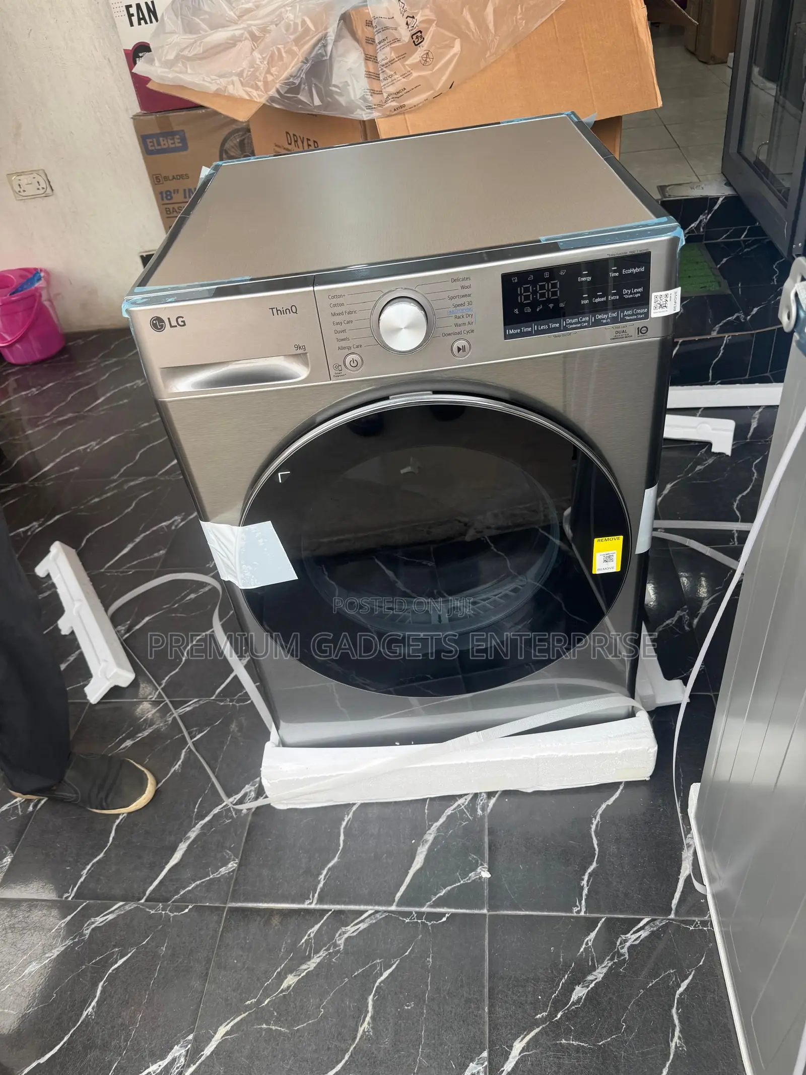 L.G. 9kg Dual Inverter Heat Pump, Tumble Dryer A+ Energy Efficiency