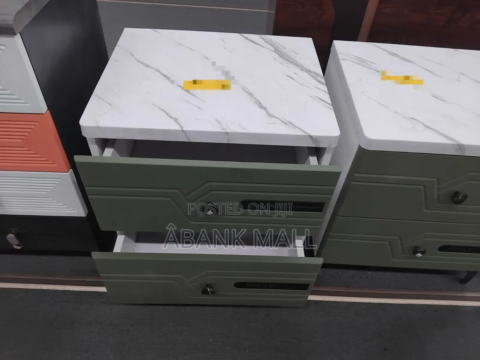 Side Drawer