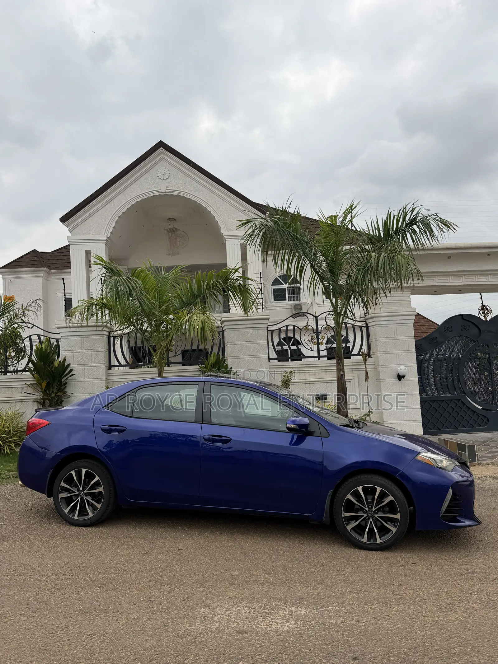 Toyota Corolla SE Special Edition 4dr Sedan (1.8L 4cyl CVT) 2017 Blue