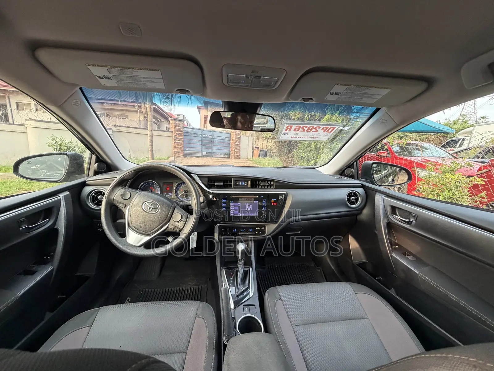 Toyota Corolla LE (1.8L 4cyl 2A) 2019 Black