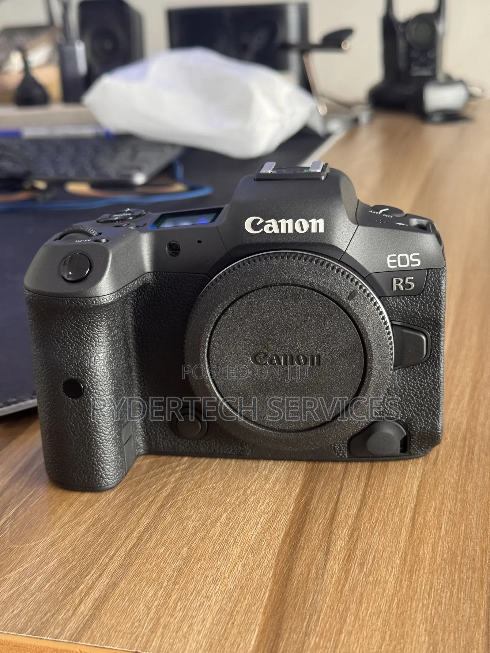 Canon EOS R5 Mirrorless Camera