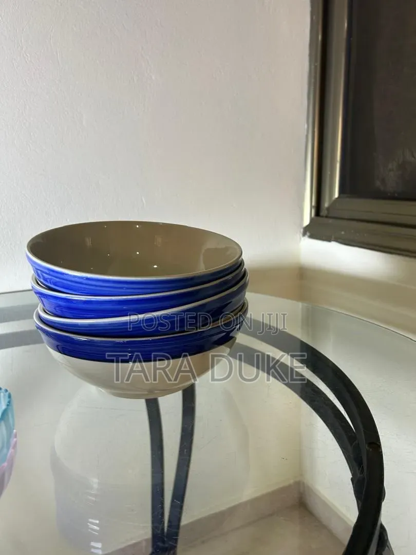 Set of 4 Two-Tone Blue Cream Ceramic Bowls