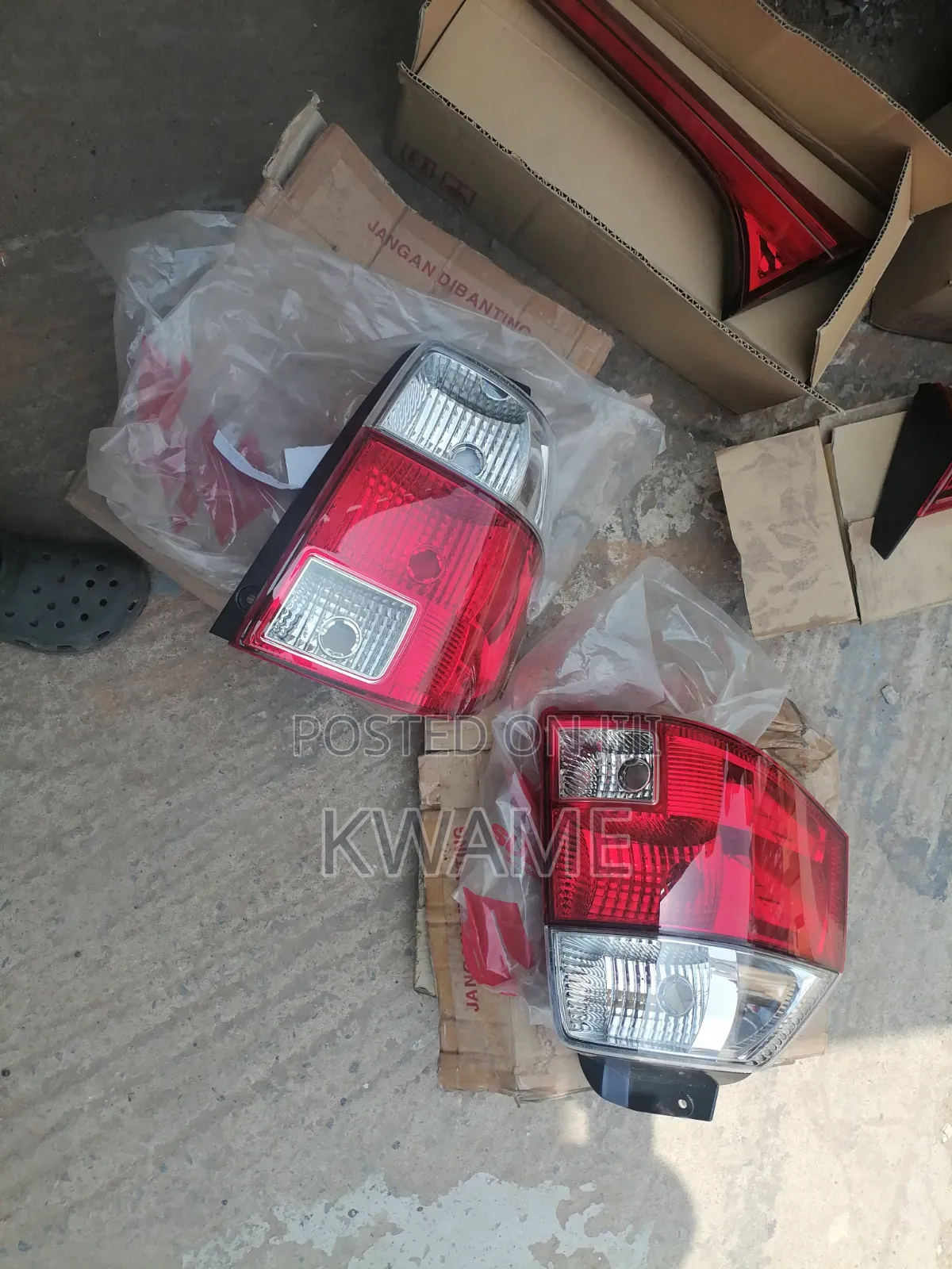 Mitsubishi Apv 2012-2016 Back Light