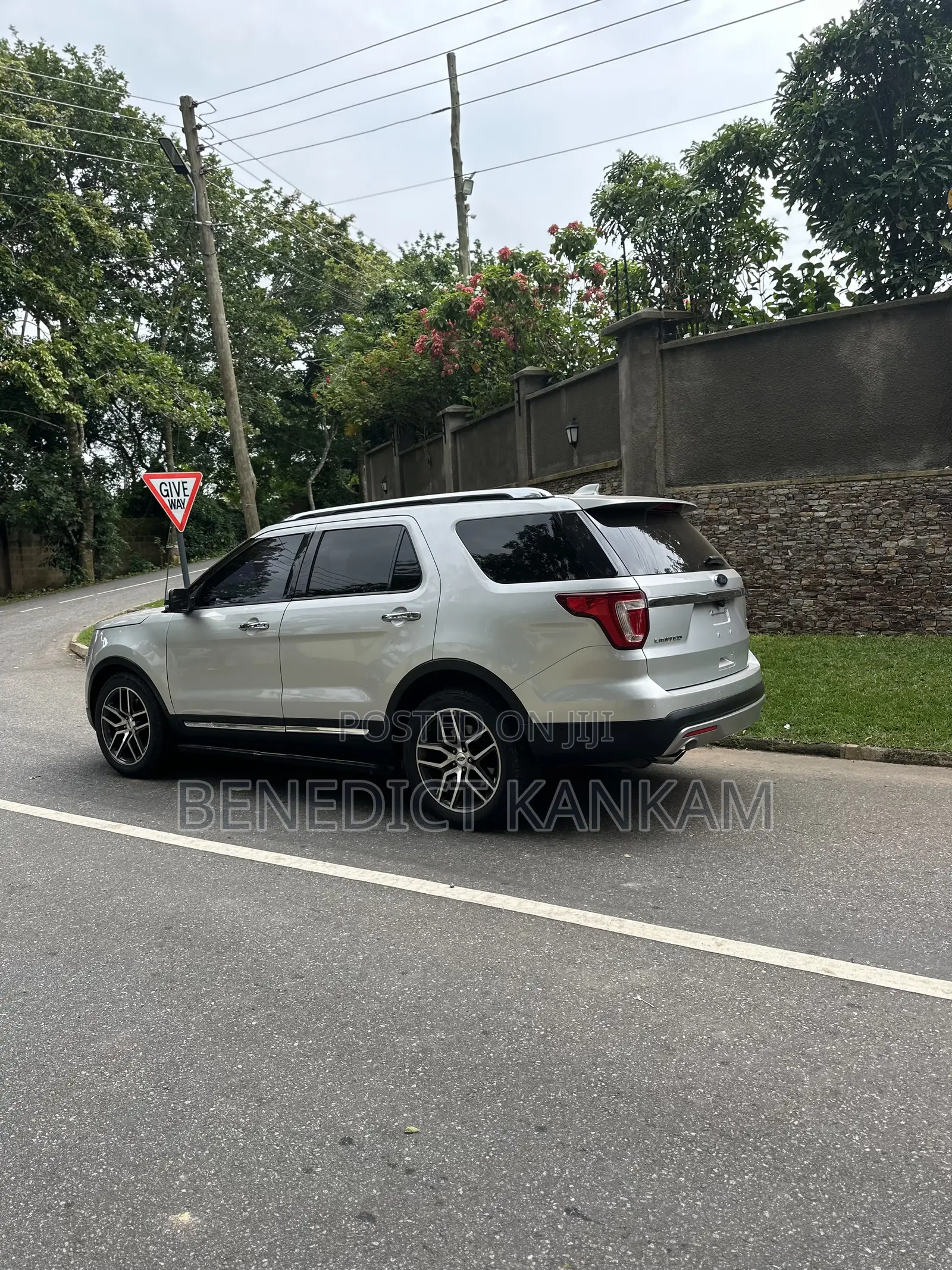 Ford Explorer Limited 4dr SUV (3.5L 6cyl 6A) 2016 Silver