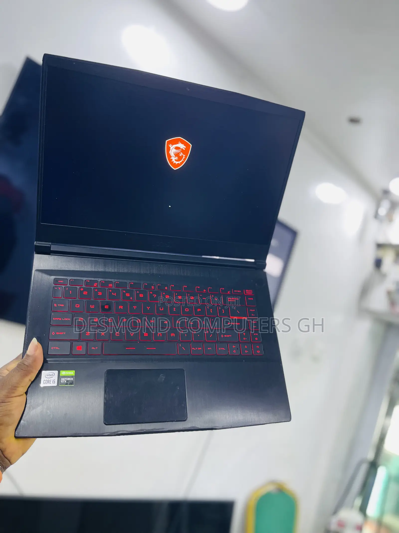 Laptop MSI GF63 16GB Intel Core i5 HDD+SSD 1.5T