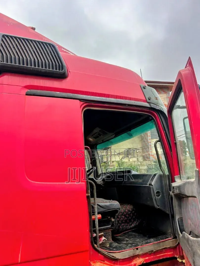 Trailer Head (Mercedes-Benz 
Actros
2000)