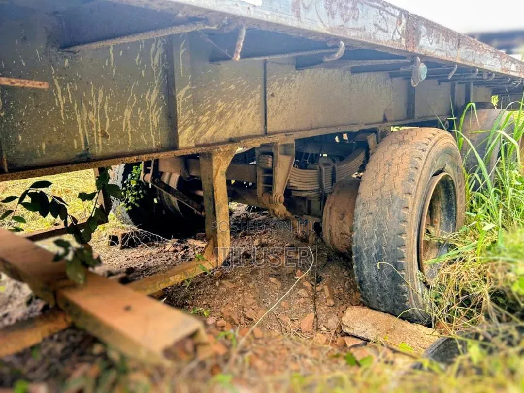 Trailer Tail (Mercedes-Benz Actros 2000 Grey)