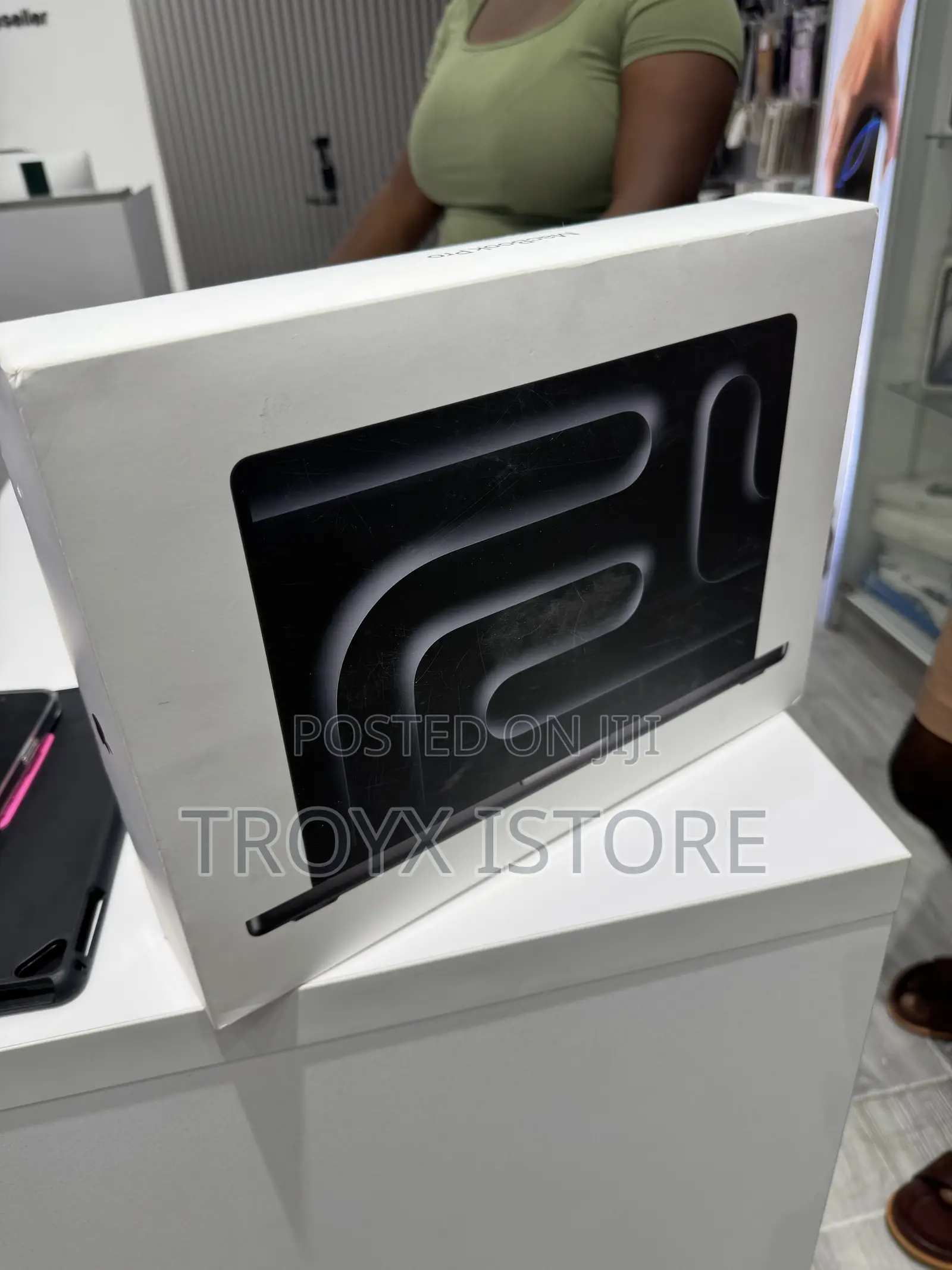 New Laptop Apple MacBook Pro 2026 M5 Pro 24GB Apple M5 Pro SSD 1T