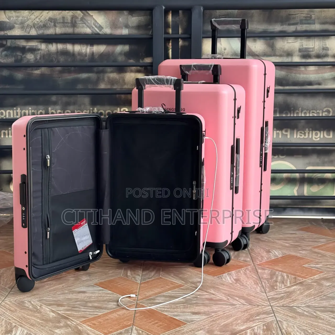 Quality Travelling /Luggage Bag - Beautiful Travelling Memories