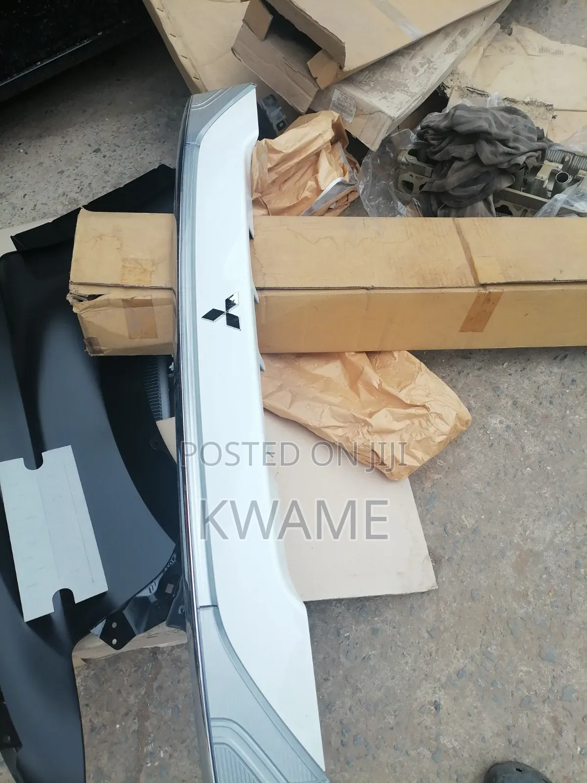 Tailgate Garnish for Mitsubishi Outlander 2014 - 2015