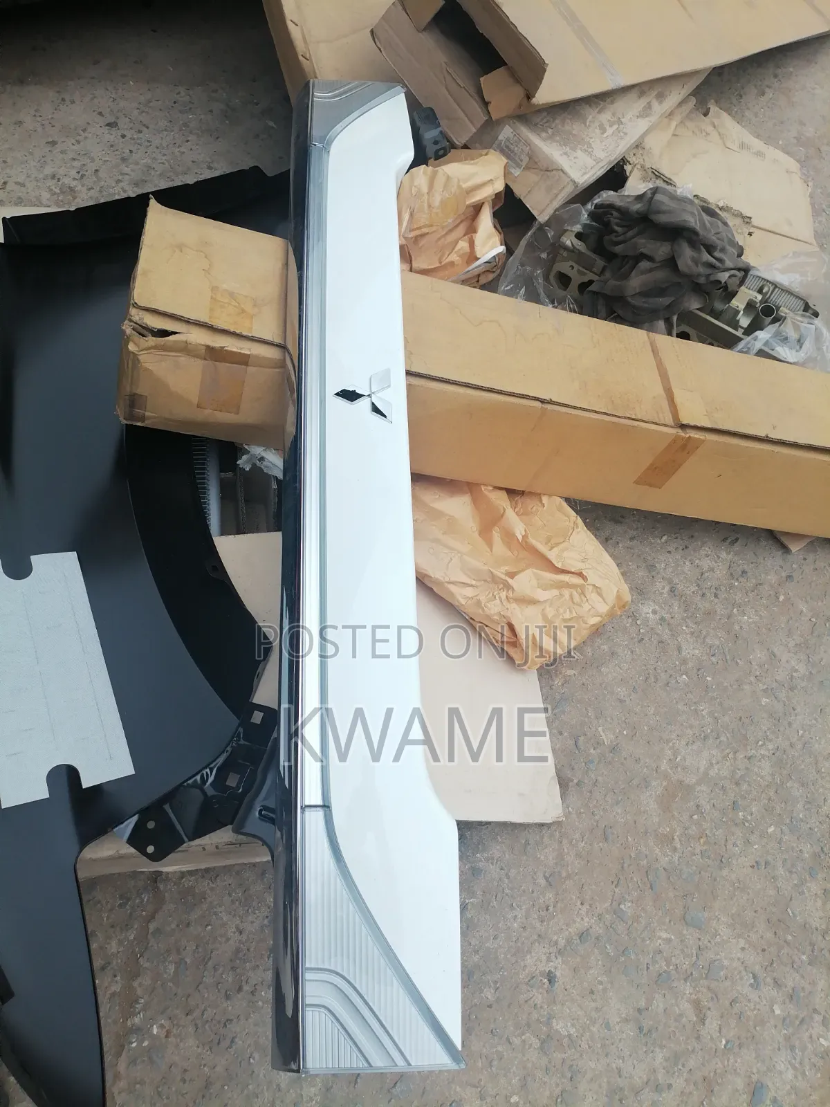 Tailgate Garnish for Mitsubishi Outlander 2014 - 2015