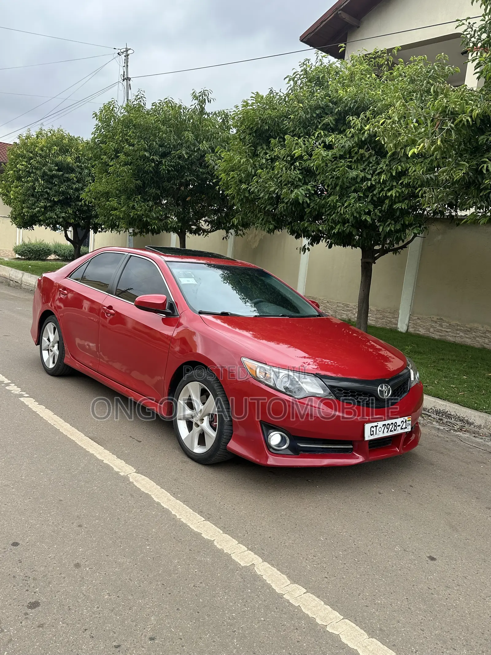 Toyota Camry SE 4dr Sedan (2.5L 4cyl 6A) 2014 Red