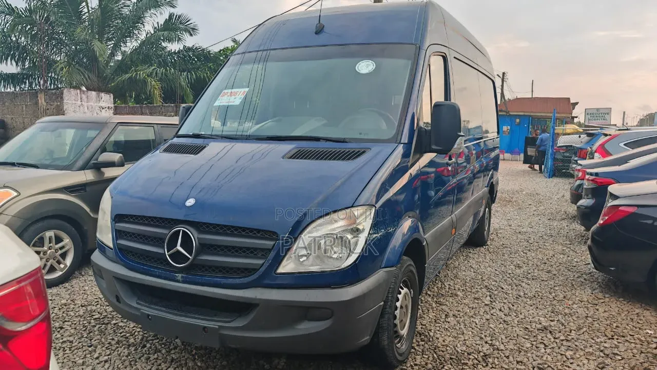 Mercedes-Benz Sprinter 2018 Blue