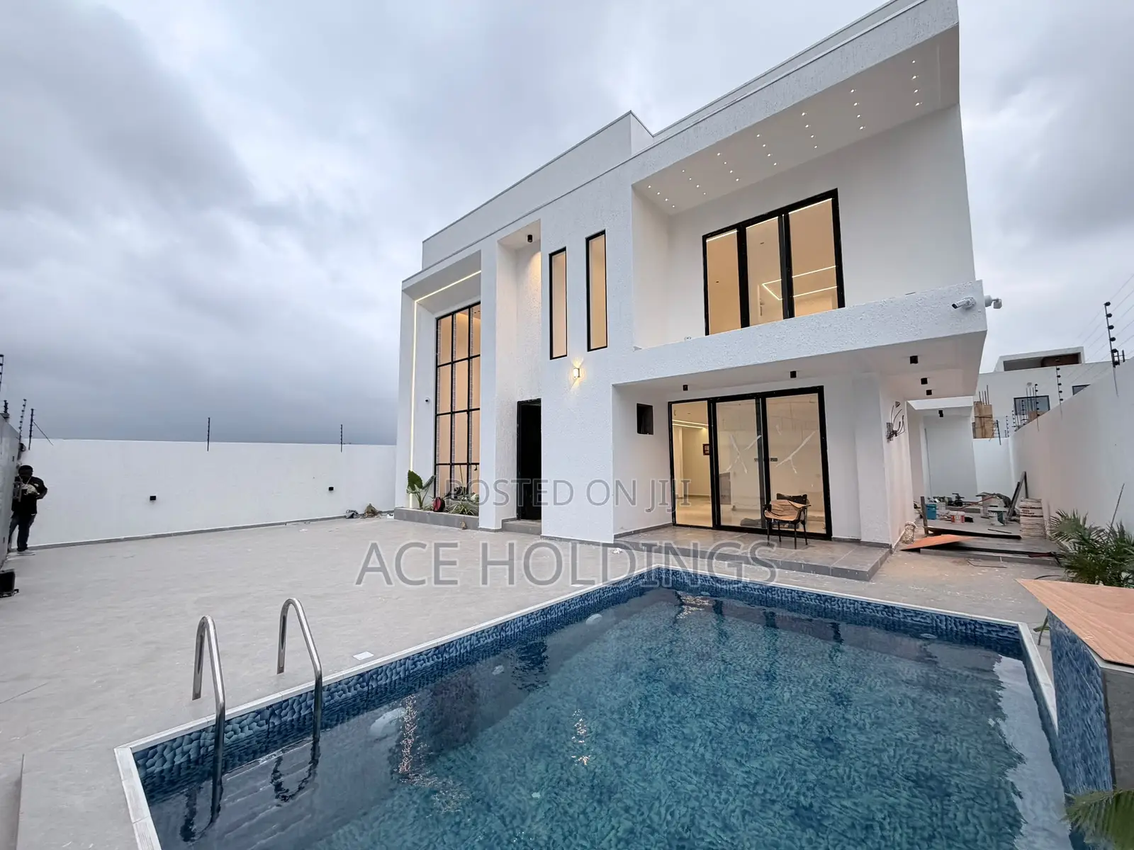 4bdrm Mansion in East Legon Hills for sale