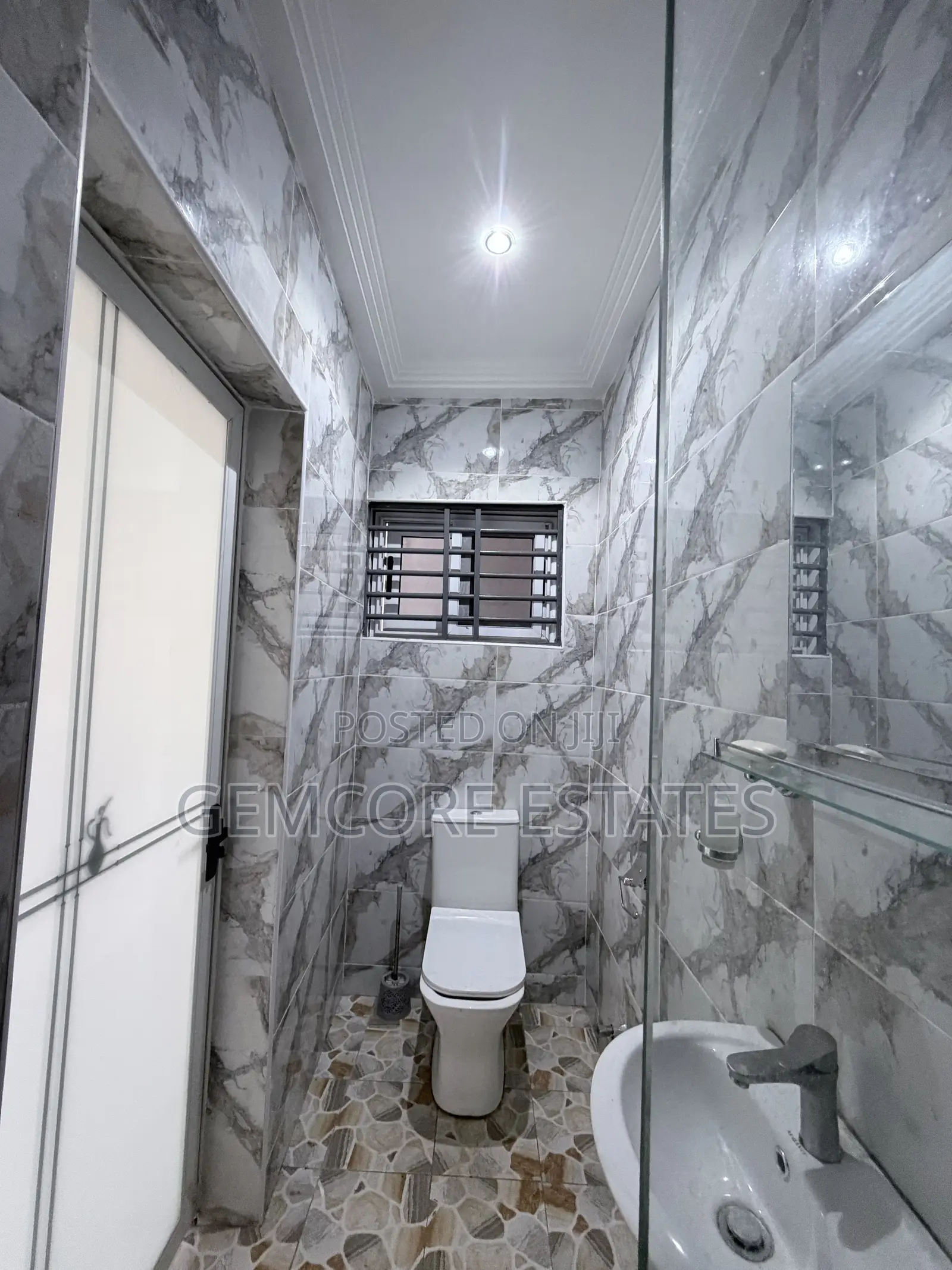 2bdrm Apartment in West Trasacco, Ashaley Botwe for rent
