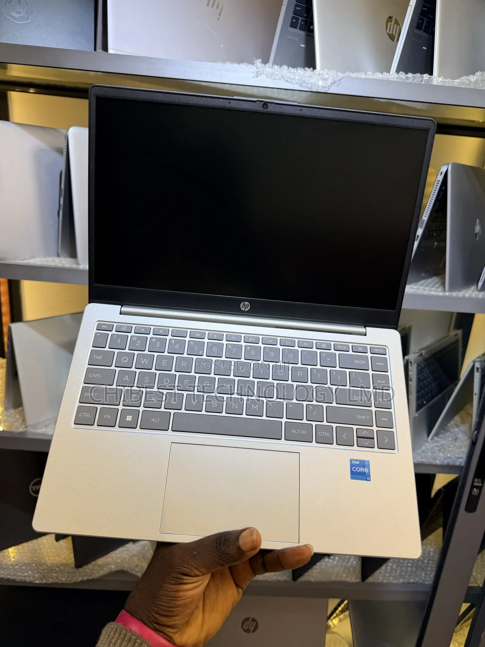 Laptop HP 14-dq1088wm 8GB Intel Core i3 SSD 256GB