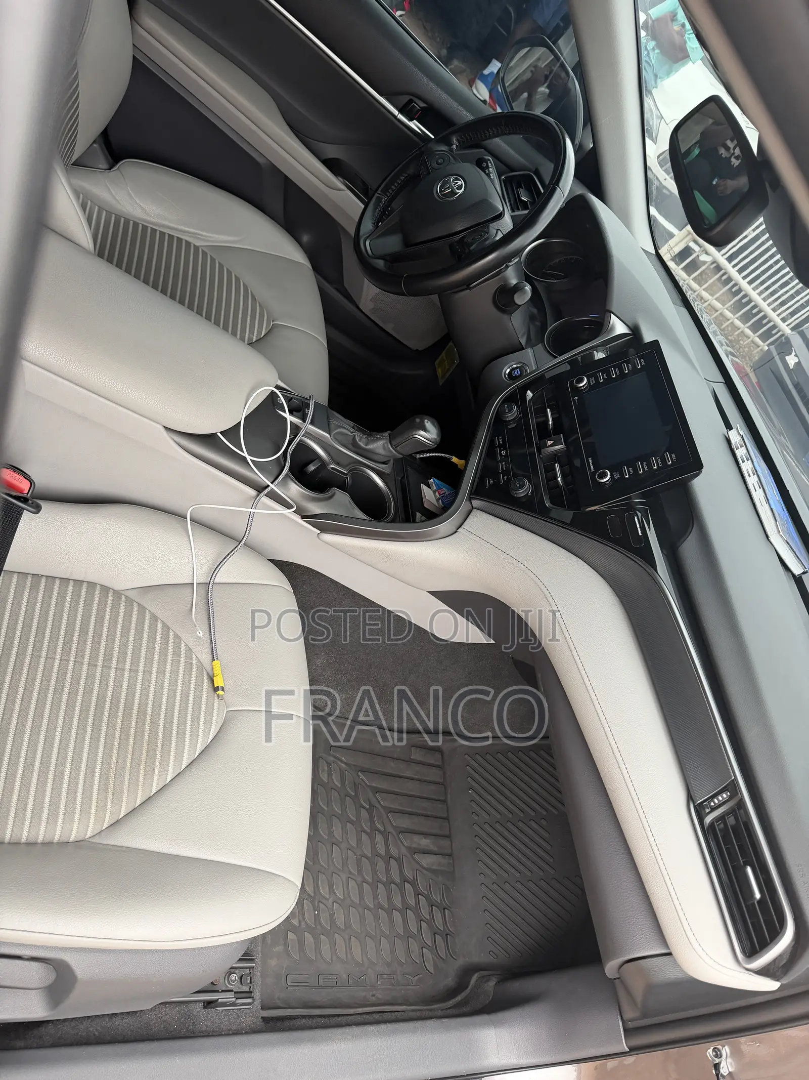 Toyota Camry SE 2021 Gray