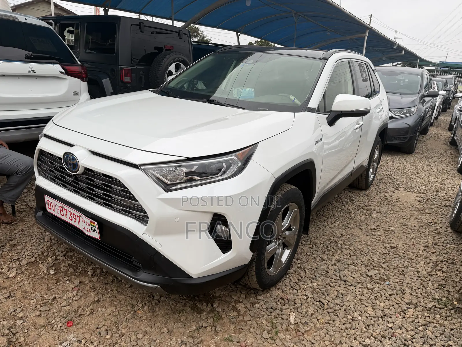 Toyota RAV4 XLE 2022 White