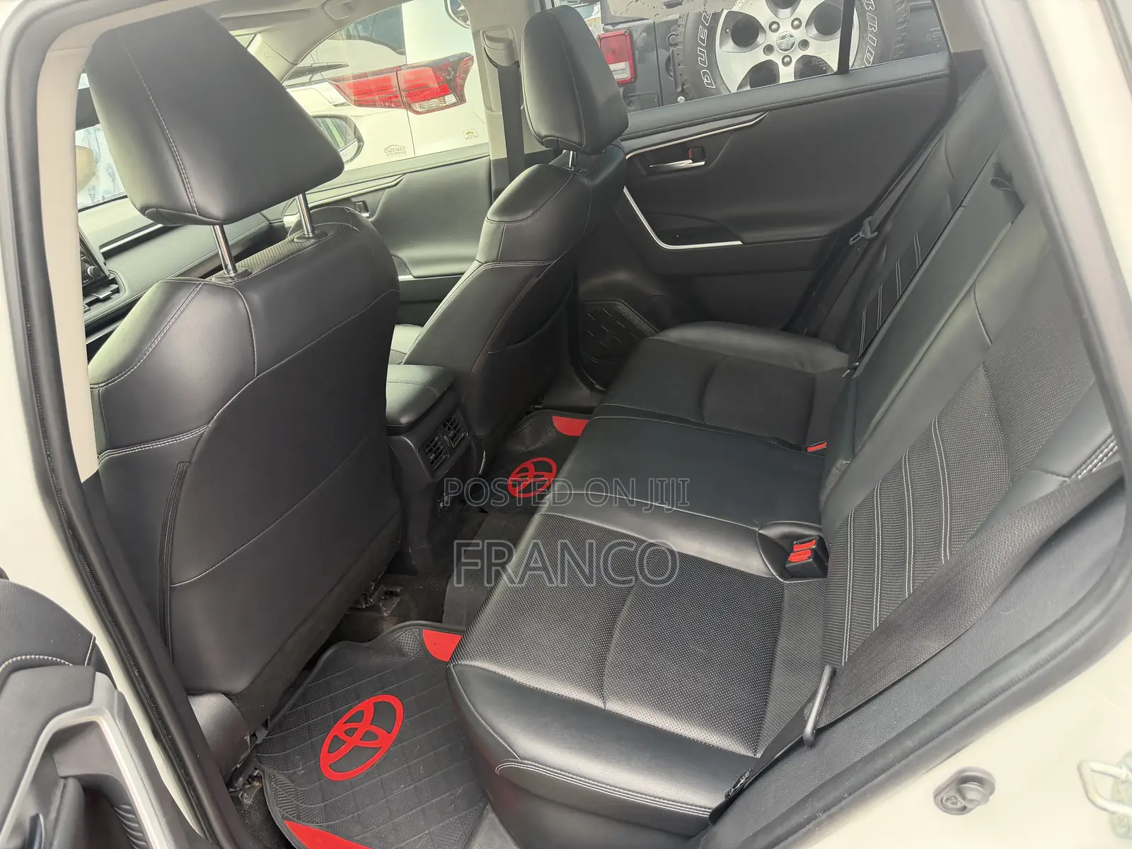 Toyota RAV4 XLE 2022 White
