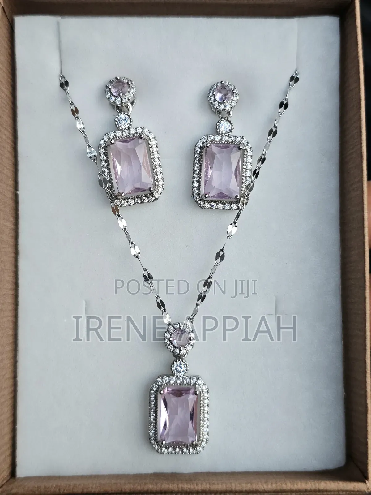 Pretty Jewellery Set for Her
