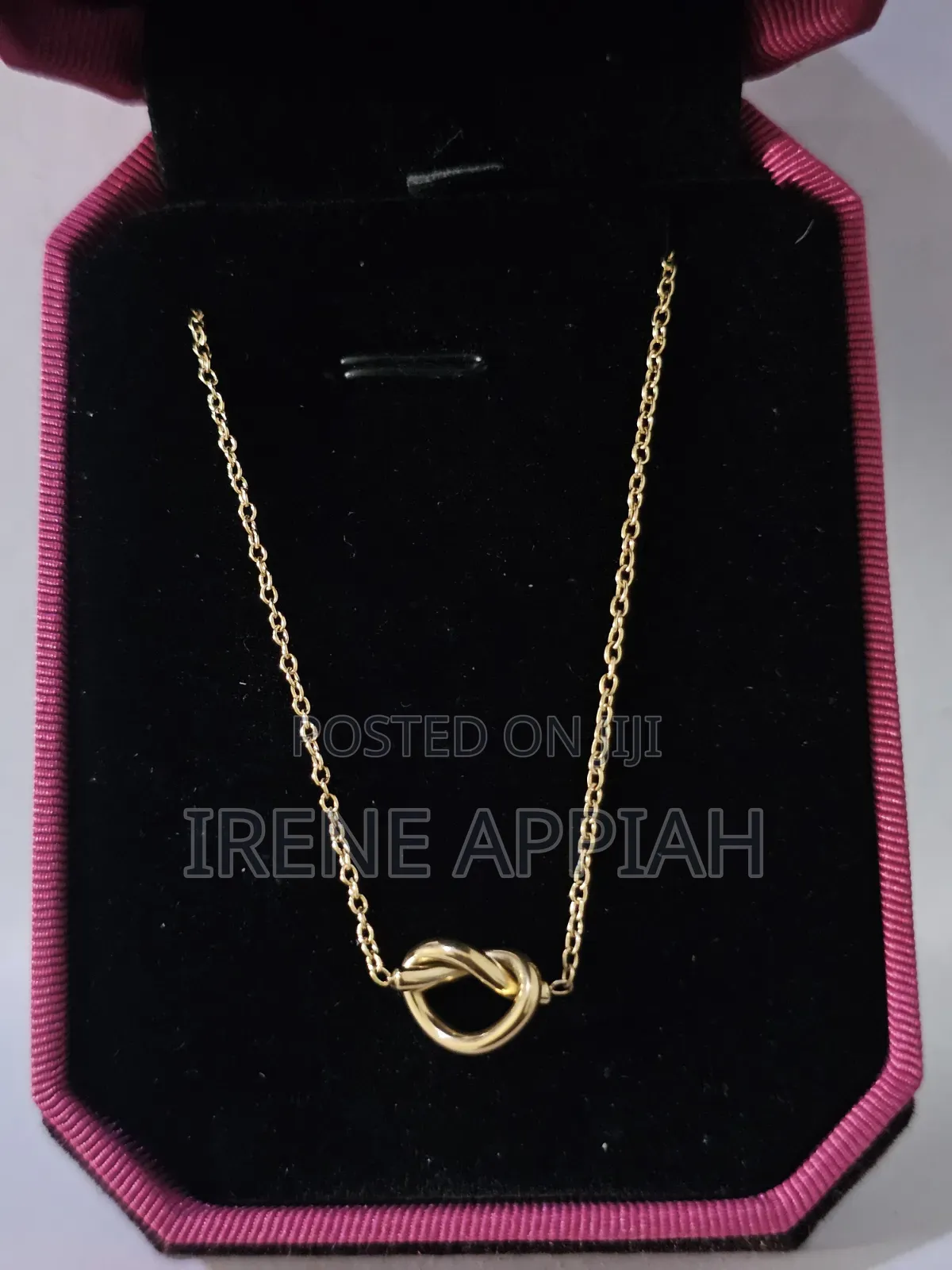 Stunning Ladies Necklaces for Her
