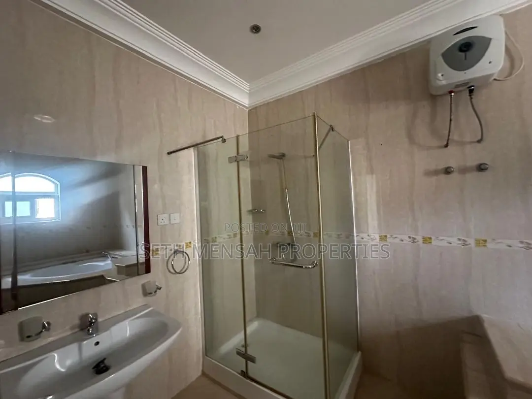 4bdrm House in 4 Bedroom House For for rent