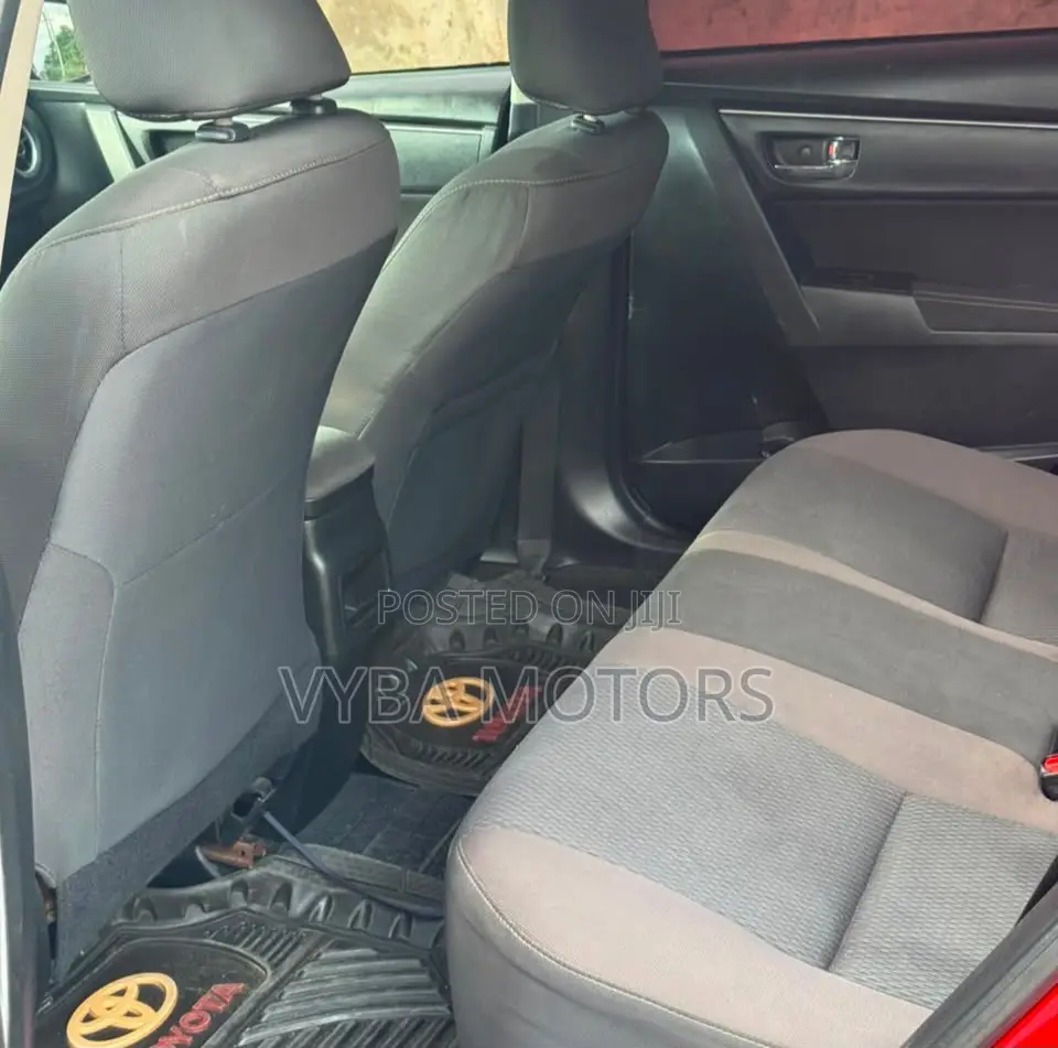 Toyota Corolla LE Eco (1.8L 4cyl 2A) 2019 Red
