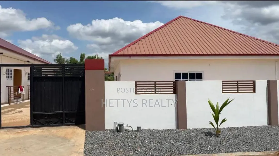 1bdrm Apartment in Danfa for rent