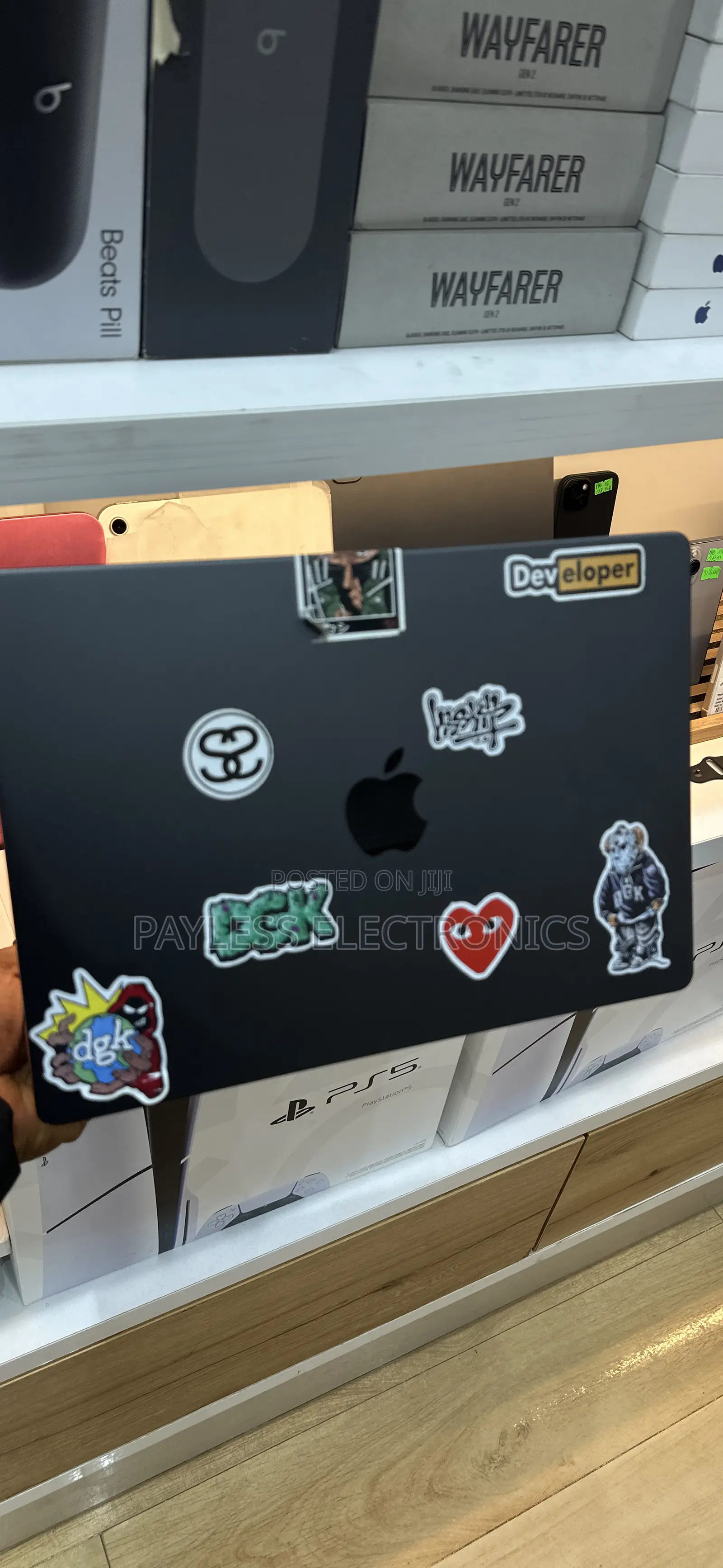 Laptop Apple MacBook Pro 2025 M5 16GB Apple M5 SSD 512GB