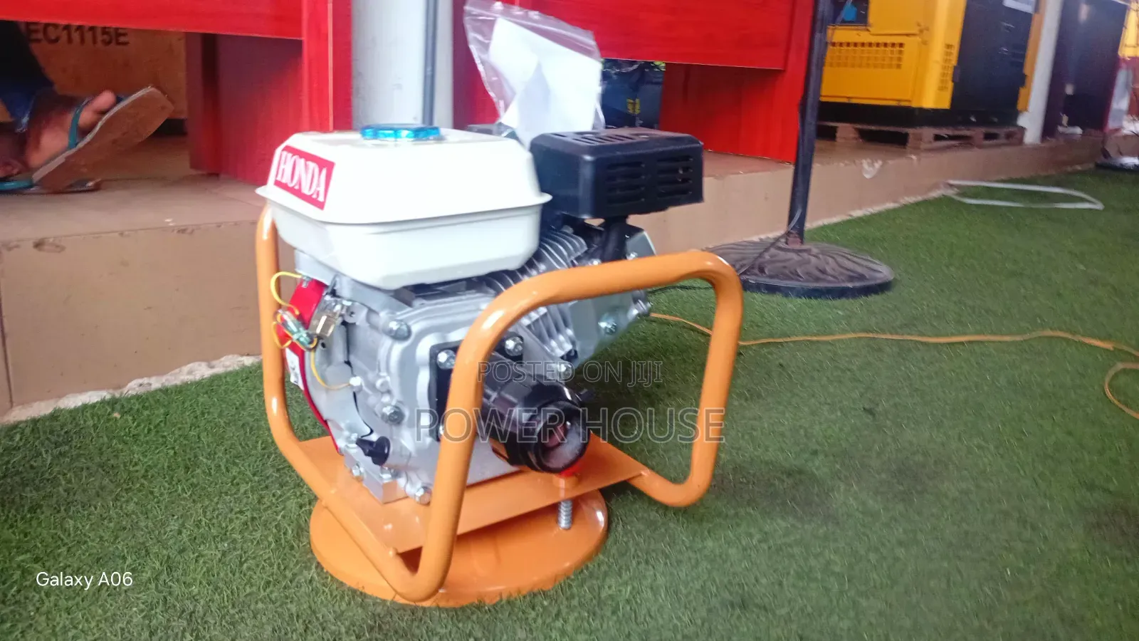 Honda 6.5HP Concrete Vibrator – Smooth Concrete Finish