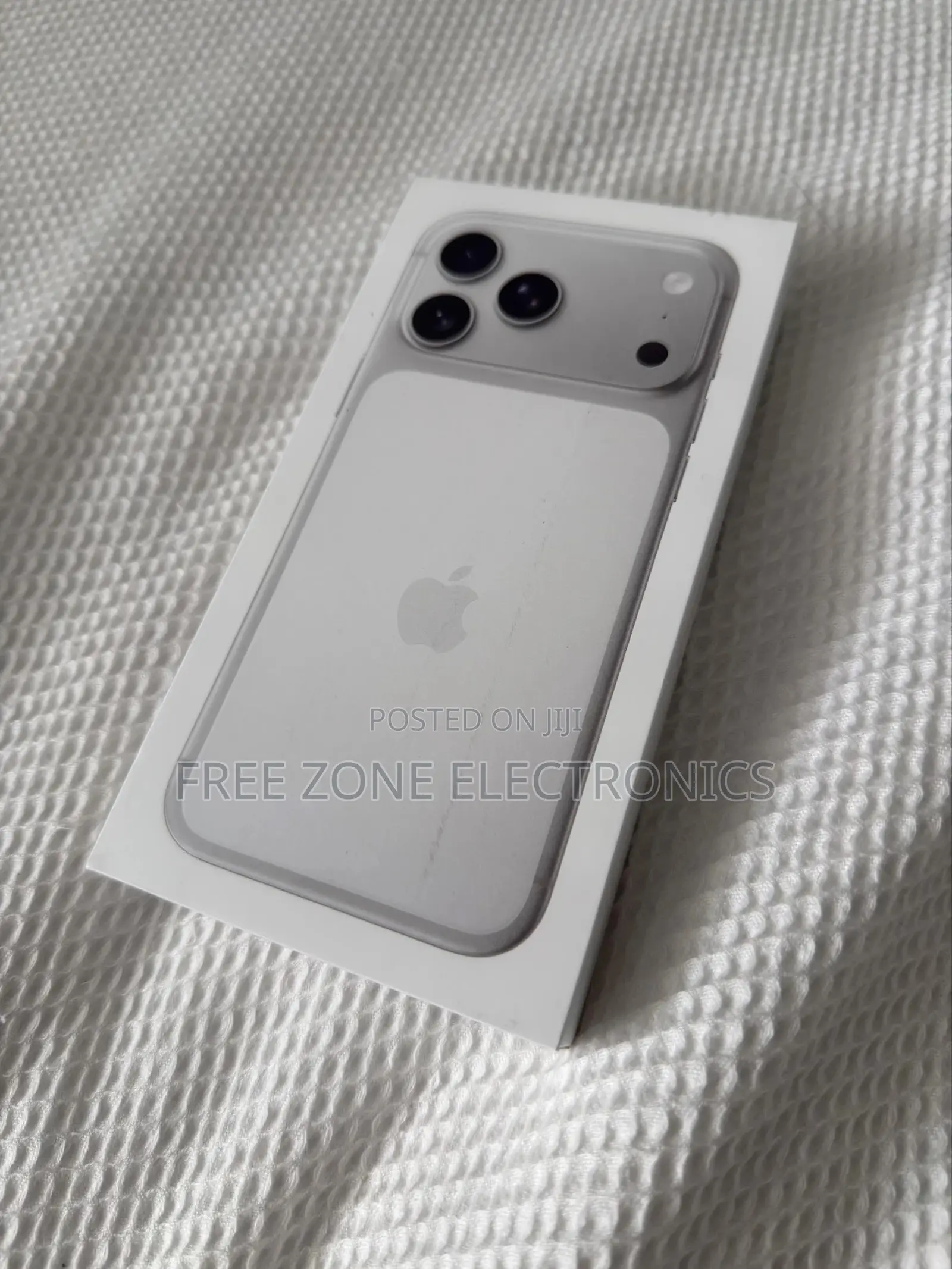 New Apple iPhone 17 Pro Max 1 TB Silver