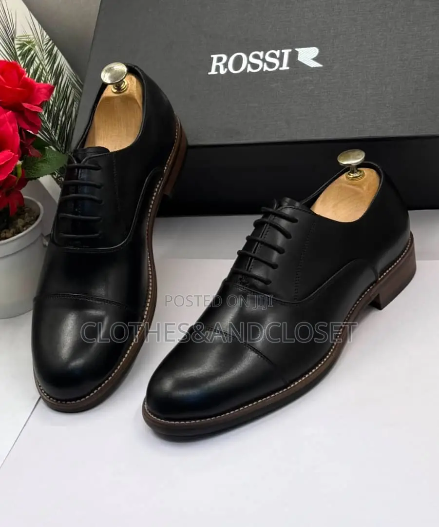 Rossi Brand Leather Oxford Shoes Feature a Classic Cap-Toe Design