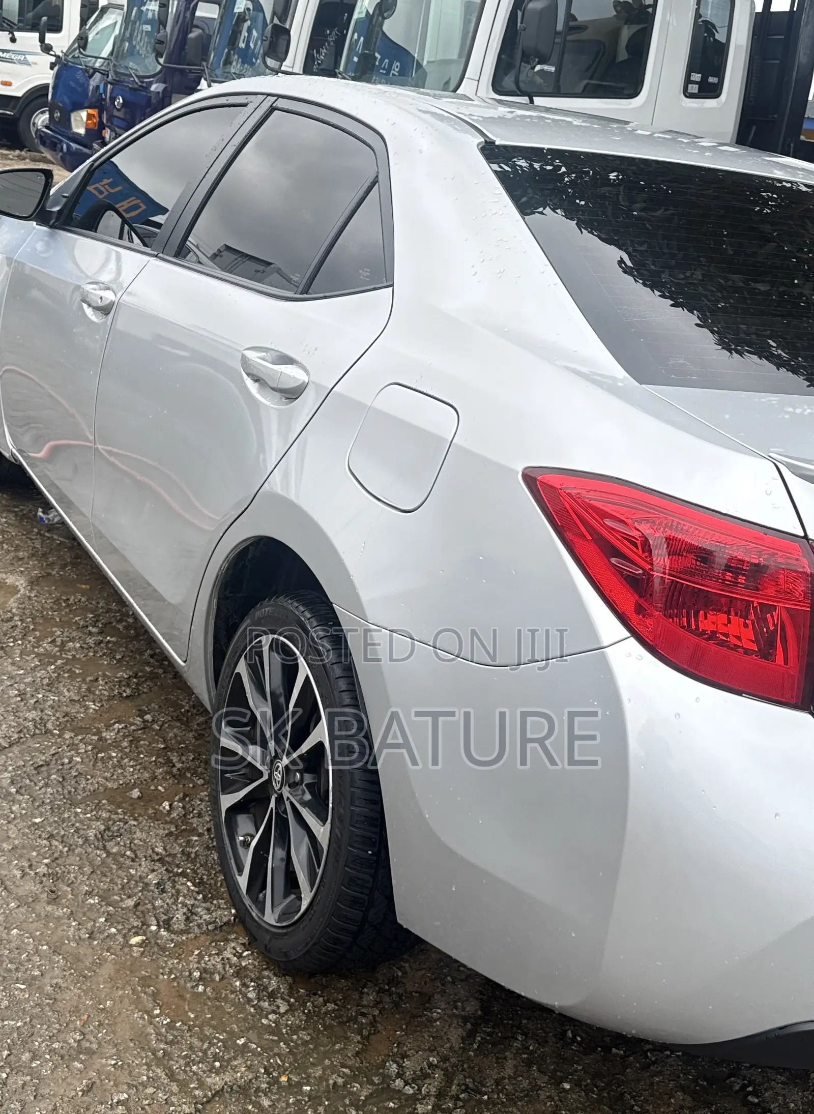 Toyota Corolla SE (1.8L 4cyl 6M) 2019 Silver