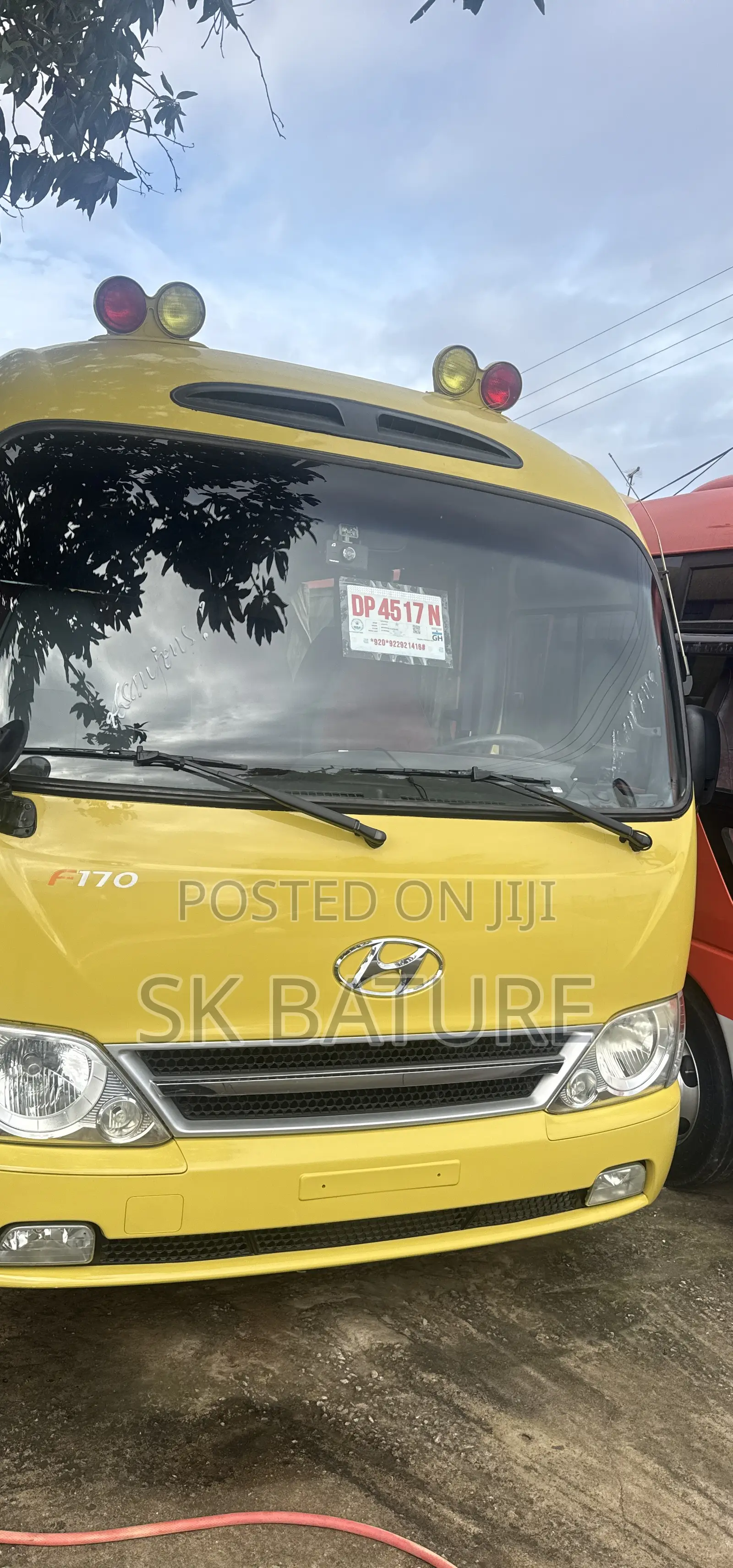 Hyundai County 2015 Yellow