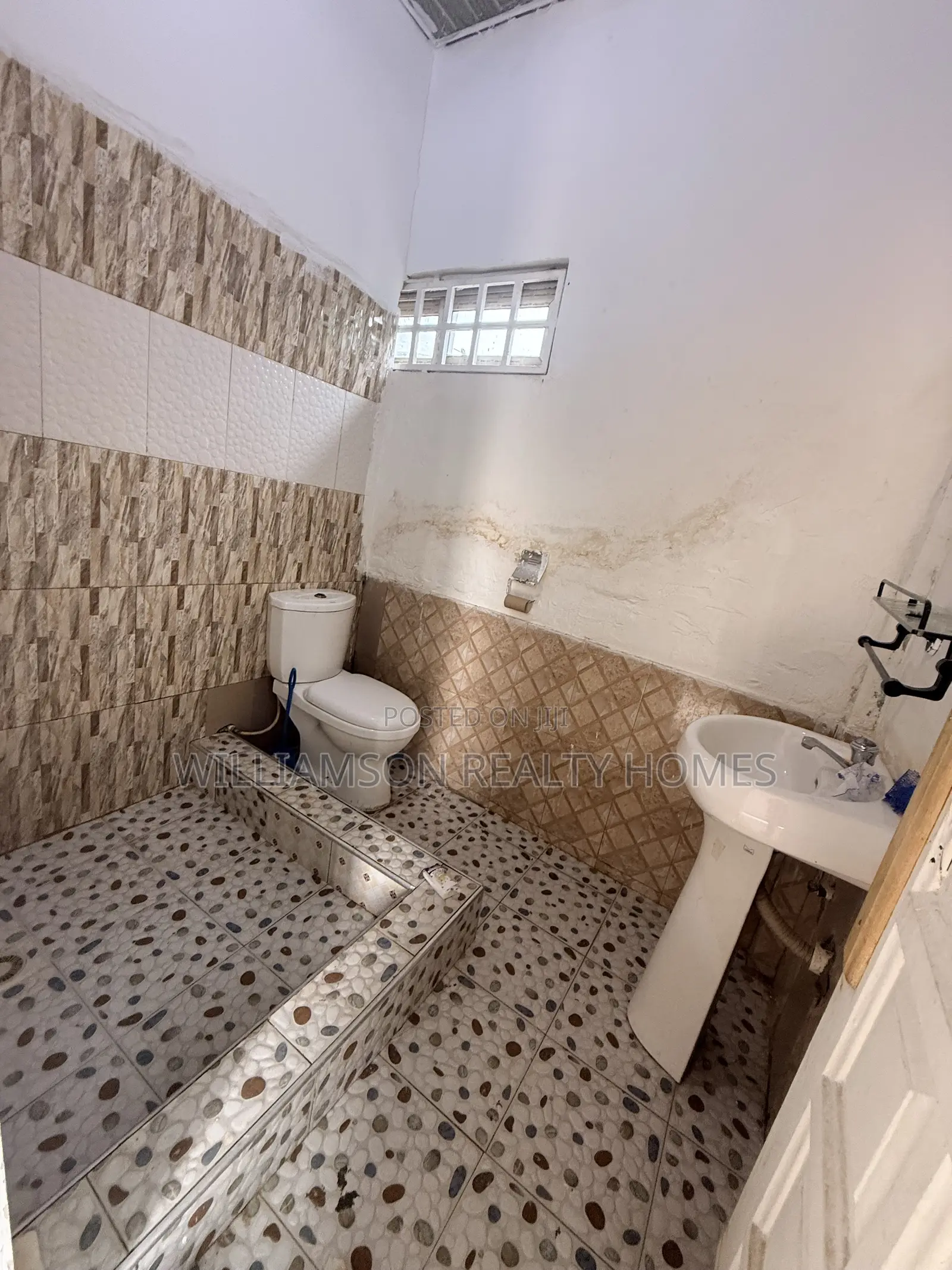 1bdrm Apartment in Hfc Estate Area, Spintex for rent