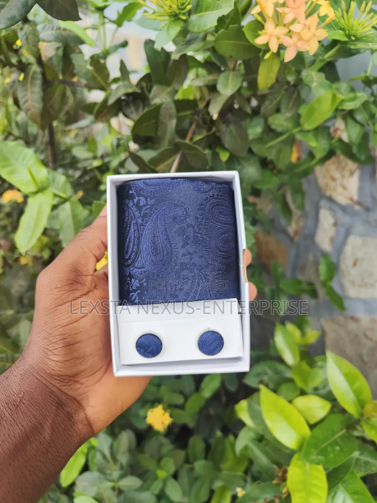 Quality Flying Tie, Cufflinks Pocket Square in a Box