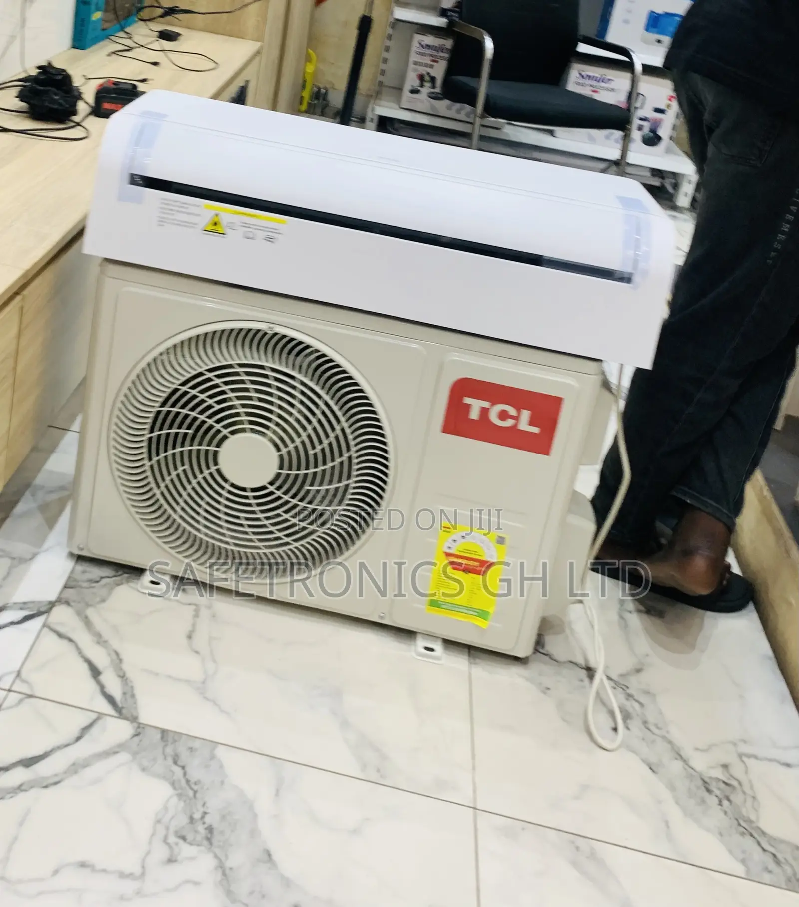 Authentic Sleek TCL 2.5 Horsepower (HP) R410 Air Conditioner