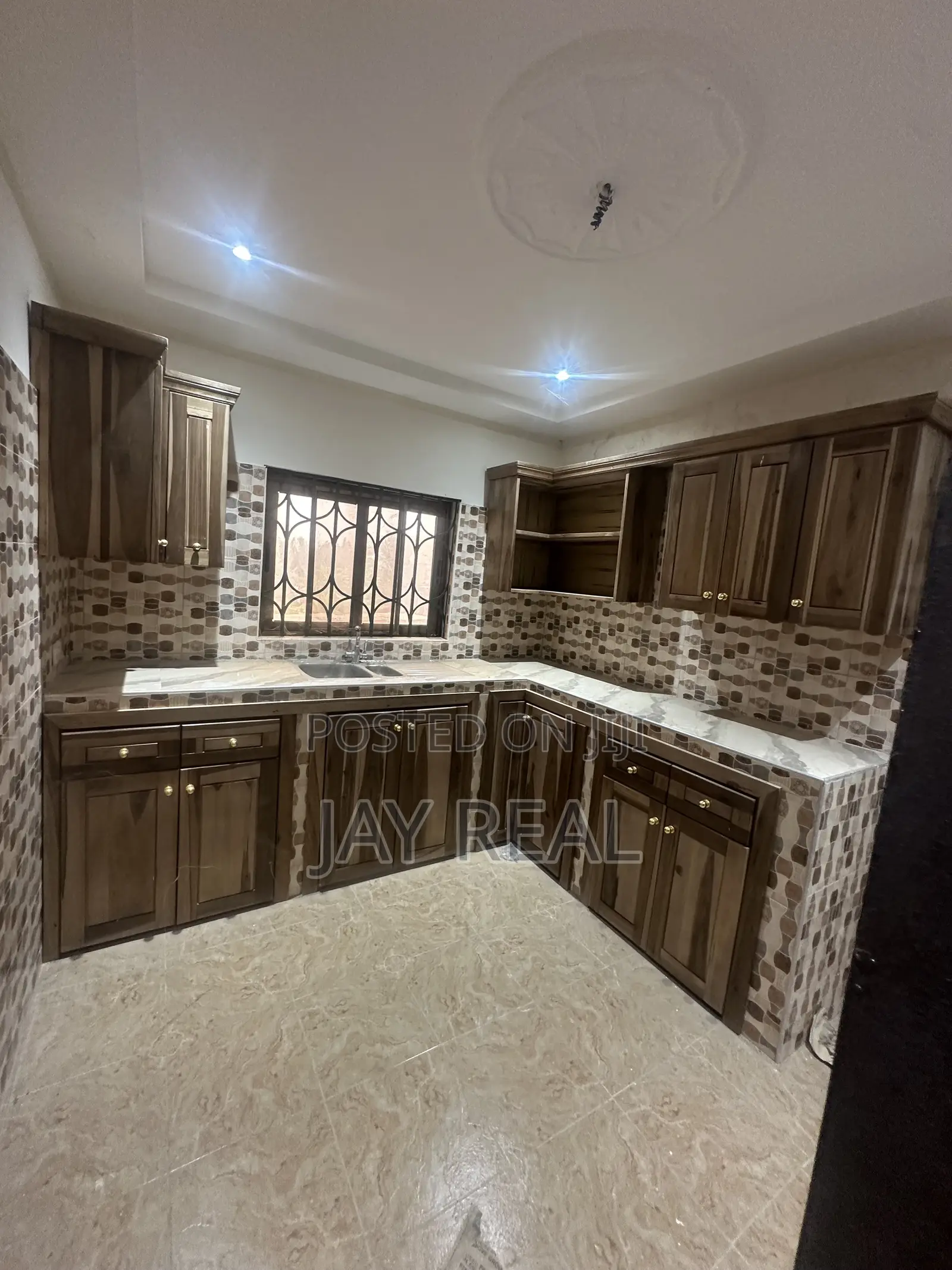 3bdrm Apartment in Jay Real Estate, Kasoa for rent