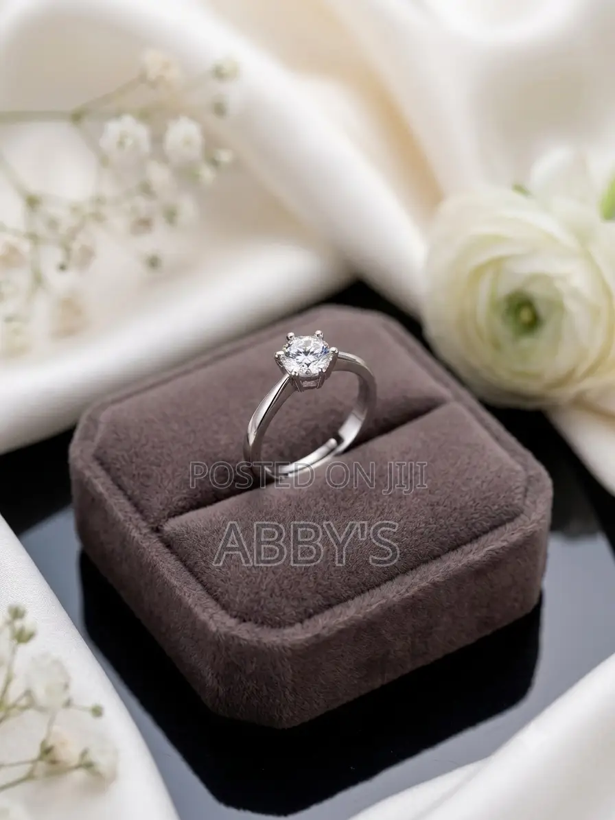 Stunning Moissanite Diamond Engagement/Promise Ring